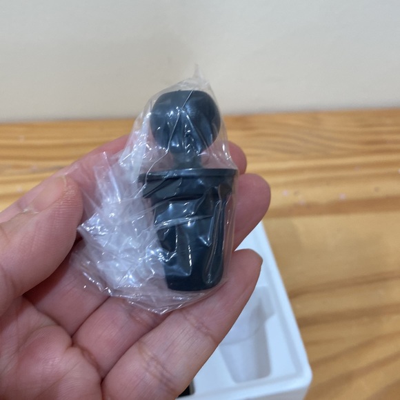 2/$20 TORRAS WINGS SERIES GRAVITY CAR MOUNT - Picture 3 of 10